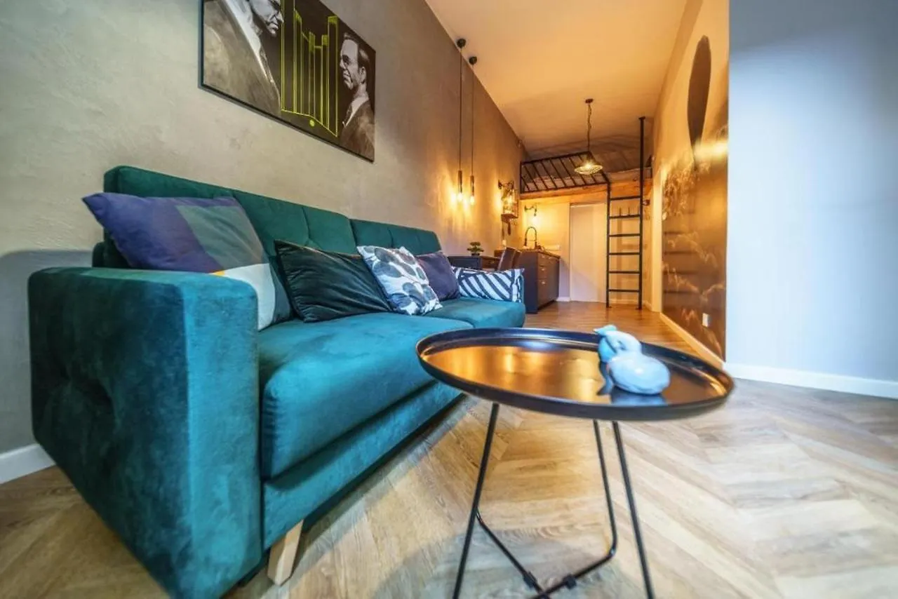Cozy And Bright - Golden Apartments - Z14-1A contacts